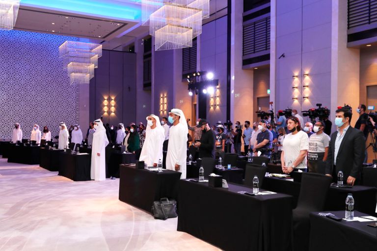 رائدا الفضاء الإماراتيان خلال المؤتمر الصحفي