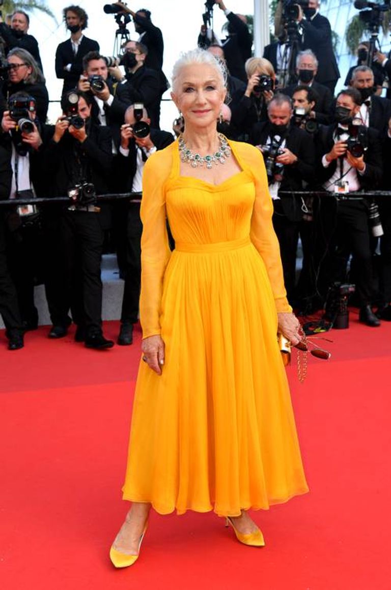 الممثلة ماجي جيلنهال في افتتاح مهرجان كان