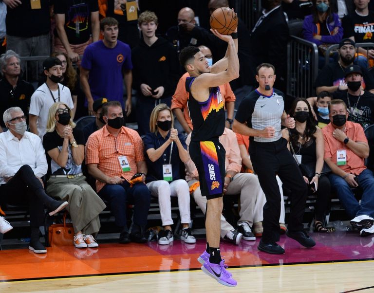 من مباراة فينيكس صنز وميلووكي باكس