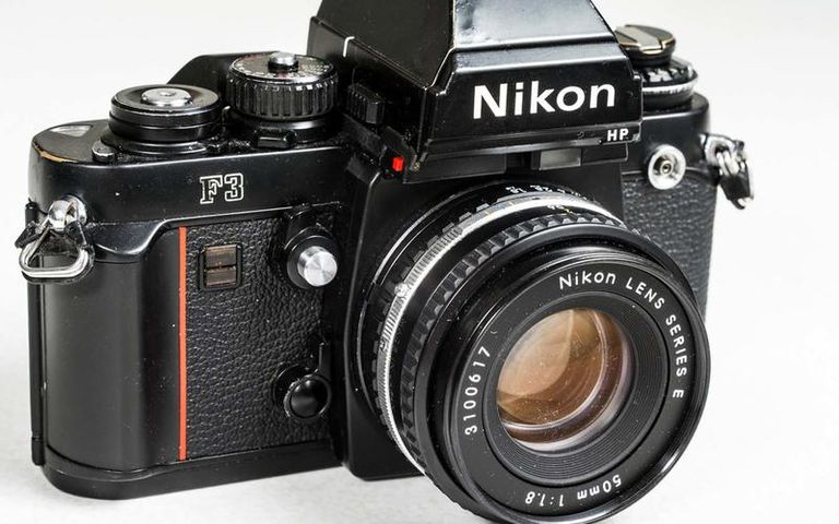 ماركة "نيكون" مصمم السيارات Giorgetto Giugiaro نجح في تصميم الساعات أيضا