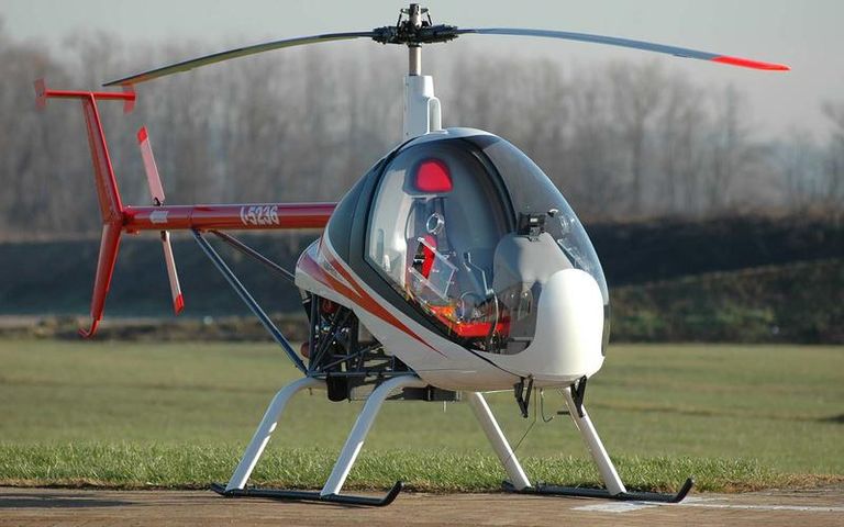 طائرة مروحية من طراز Heli-Sport CH7 Angel. مصمم السيارات Giorgetto Giugiaro نجح في تصميم الساعات أيضا