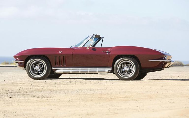 طراز شيفروليه Chevrolet Corvette بي إم دبليو Z4