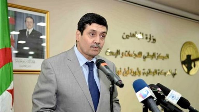 الطيب وزير المجاهدين السابق الرئيس الجزائري عبد المجيد تبون