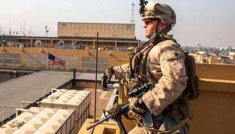 جندي أمريكي يؤمن مقر السفارة الأمريكية ببغداد - أرشيفية