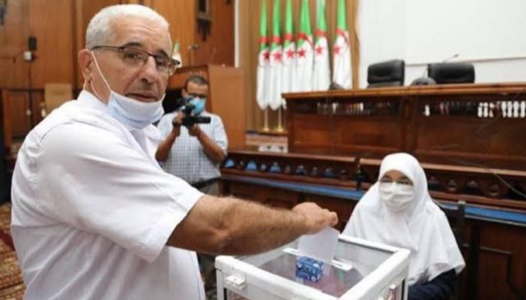 إبراهيم بوغالي رئيس البرلمان الجزائري الجديد - أرشيفية