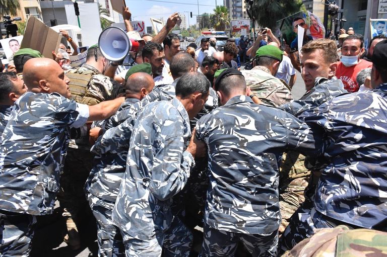 اعتصام أهالي ضحايا مرفأ بيروت أمام البرلمان