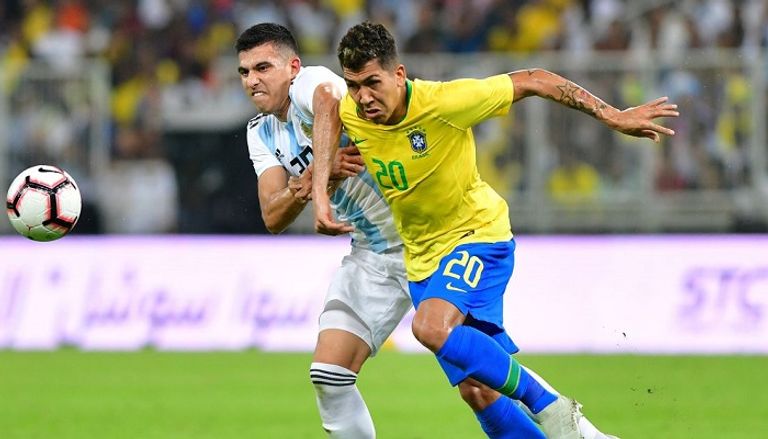 البرازيل تواجه الأرجنتين مجددا في نهائي كوبا أمريكا 2021 فيدال في جدال مع الحكم في كوبا أمريكا 2021