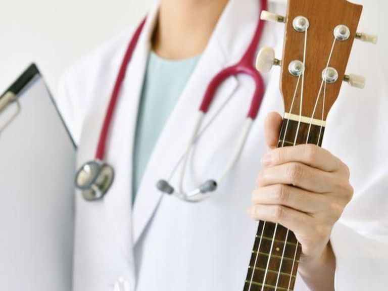 الموسيقى تسهم في  استعادة المهارات اللغوية بعد السكتة الدماغية