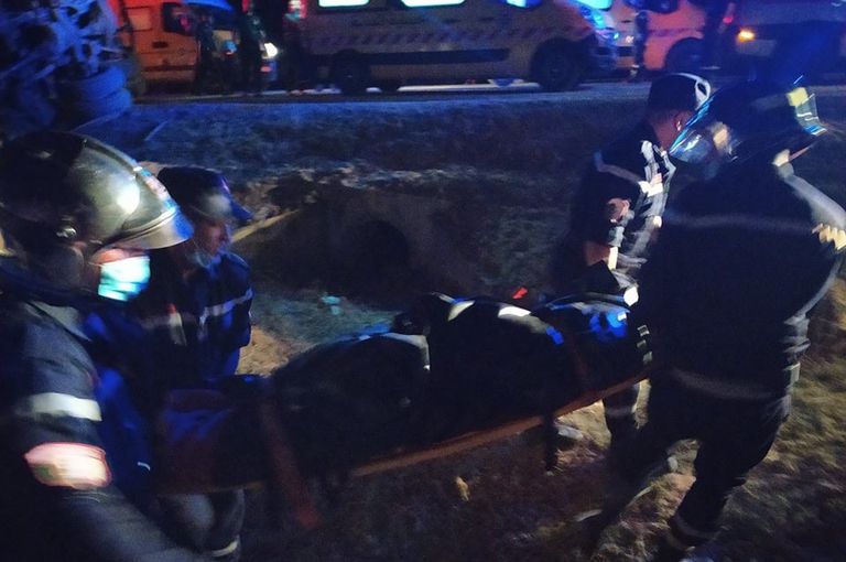 حادث مرور محافظة قسنطينة الجزائرية الذي أودى بحياة 18 شخصا حادث مرور محافظة قسنطينة الجزائرية الذي أودى بحياة 18 شخصا