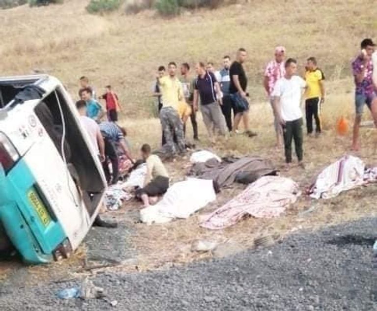 حادث مرور محافظة قسنطينة الجزائرية الذي أودى بحياة 18 شخصا حادث مرور محافظة قسنطينة الجزائرية الذي أودى بحياة 18 شخصا