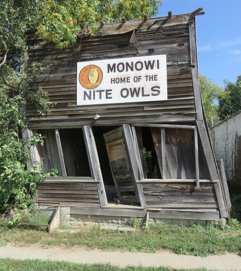 مدخل قرية مونوي في نبراسكا