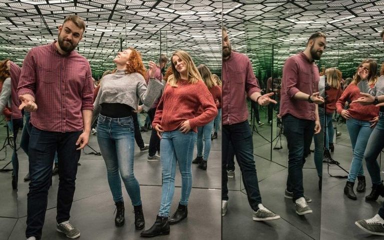 إحدى غرف متحف الأوهام في مدينة ميلانو الإيطالية