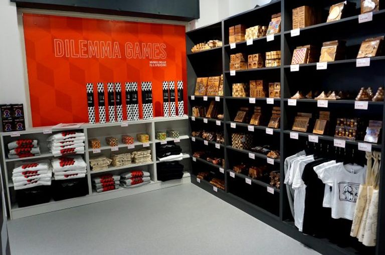 إحدى غرف متحف الأوهام في مدينة ميلانو الإيطالية