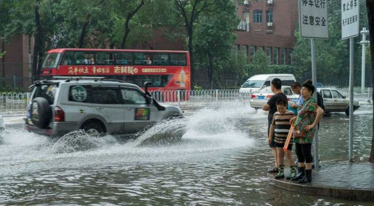 الفيضانات في إقليم سيتشوان الصيني