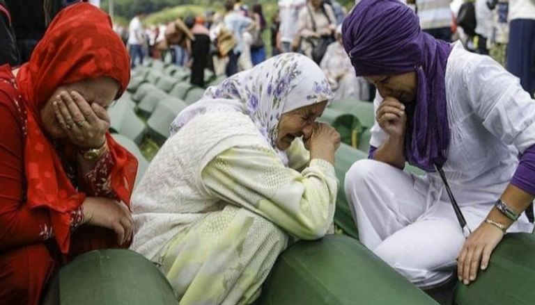 مسلمو البوسنة يستعيدون ذكريات المذبحة الأليمة- بي بي سي