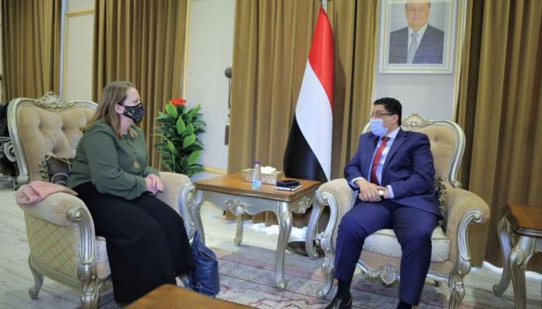 جانب من لقاء وزير خارجية اليمن والقائم بأعمال السفارة الأمريكية