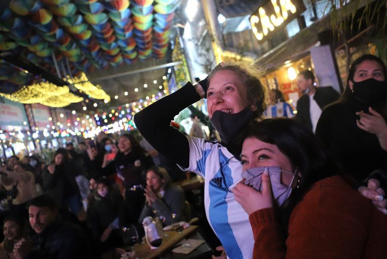 جماهير الأرجنتين تحتفل بليونيل ميسي