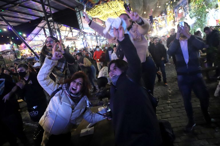 جماهير الأرجنتين تحتفل بليونيل ميسي