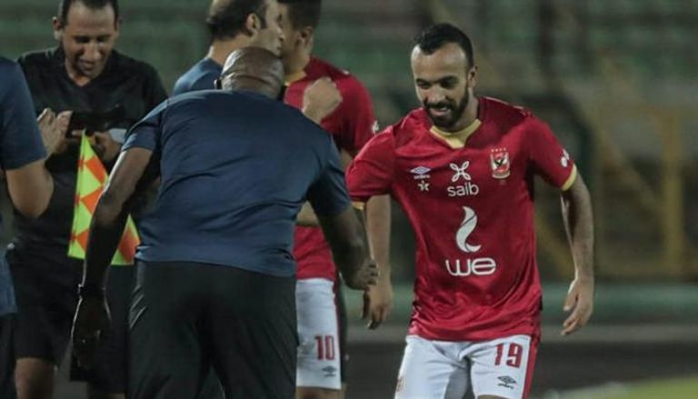 محمد مجدي قفشة نجم الأهلي المصري