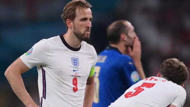 هاري كين مهاجم منتخب إنجلترا هاري كين مهاجم إنجلترا