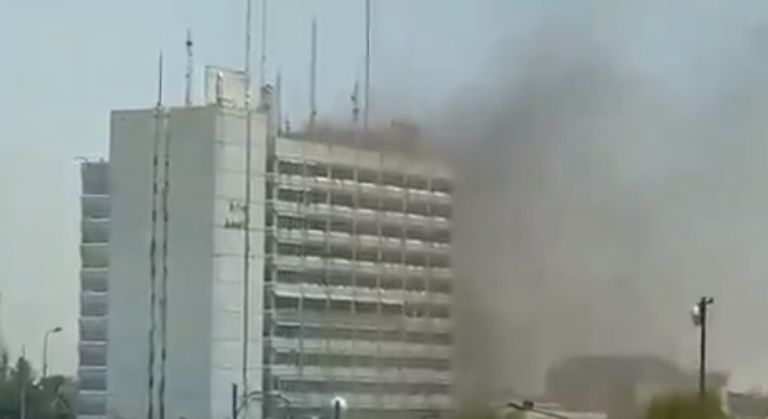 حريق كبير يلتهم أحد طوابق وزارة الصحة العراقية 