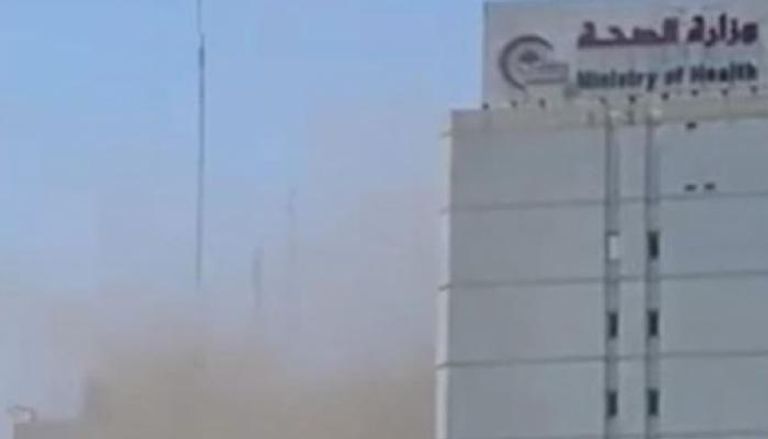 حريق كبير يلتهم أحد طوابق وزارة الصحة العراقية 