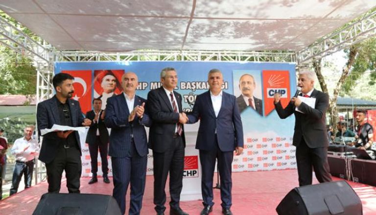 خلال ترحيب الشعب الجمهوري بالأعضاء الجدد