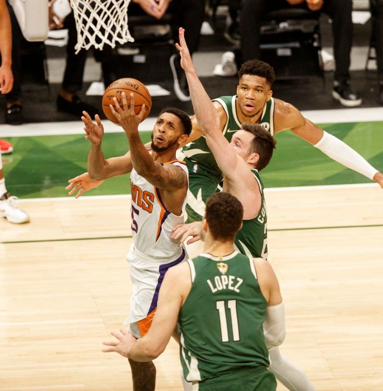 من مباراة ميلووكي باكس وفينيكس صنز من مباراة ميلووكي باكس وفينيكس صنز