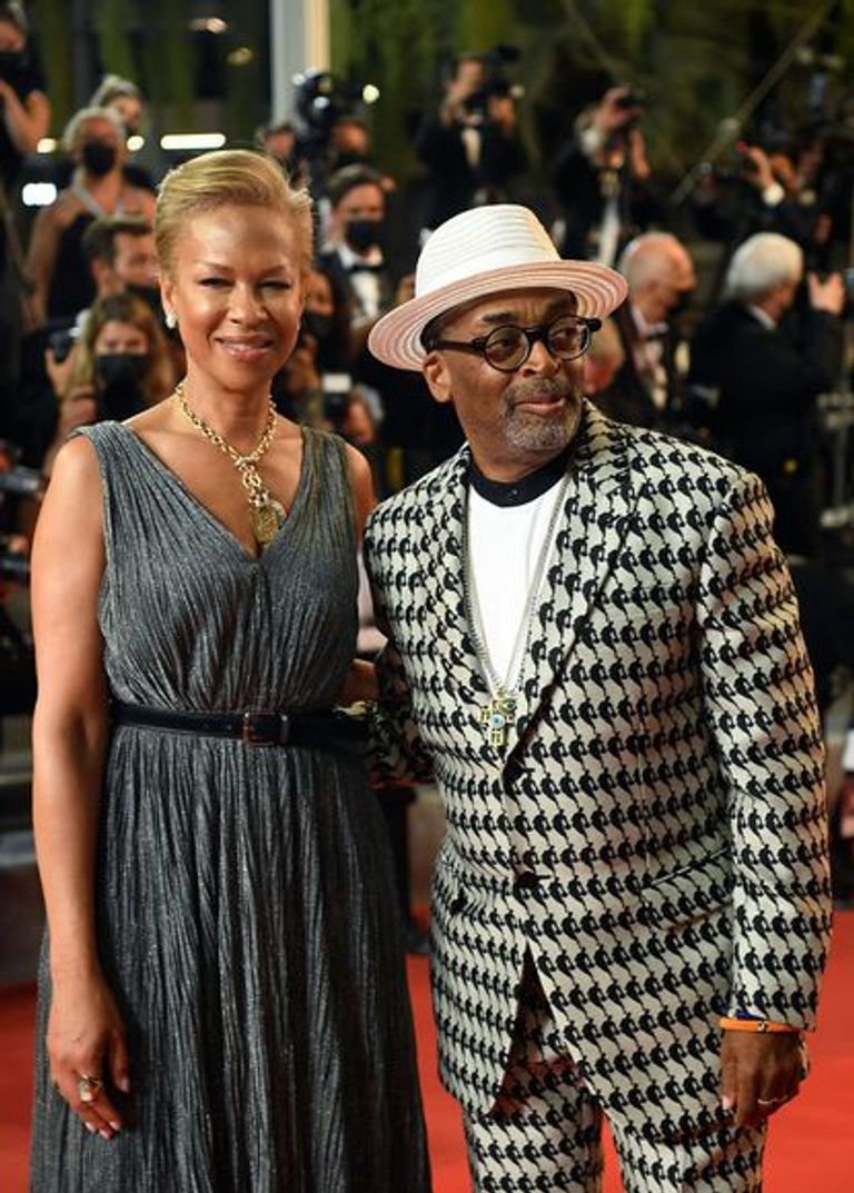 أبطال فيلم الوفد الفرنسي في مهرجان كان السينمائي