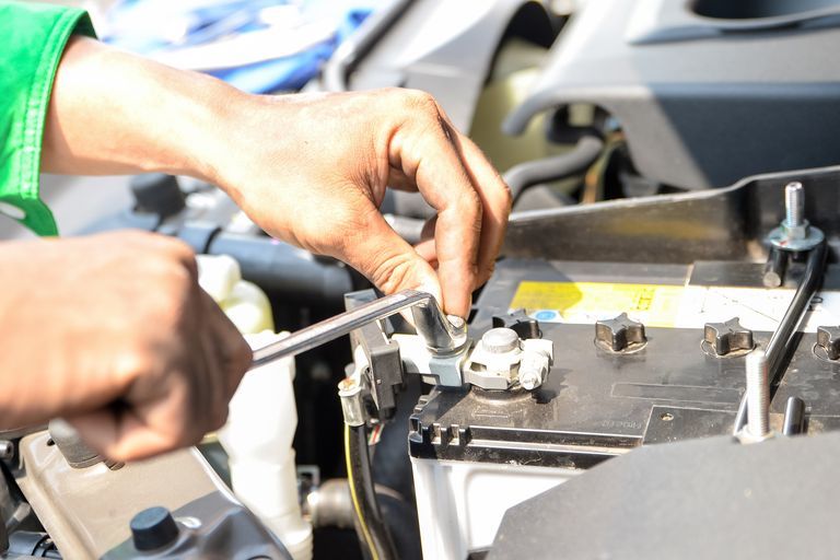 خطوات بسيطة لتنظيف محرك السيارة بنفسك - الإجراءات الواجب اتباعها للحفاظ على سلامة المحرك