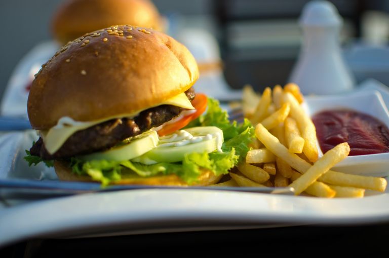 البطاطس المقلية بلجيكية الأصل