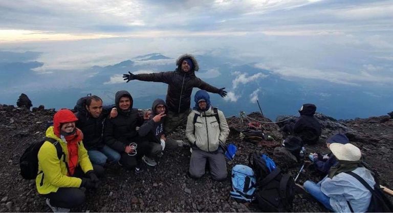 أحمد صبري مع المتطوعين في أولمبياد طوكيو أحمد صبري المتطوع المصري في أولمبياد طوكيو 2020