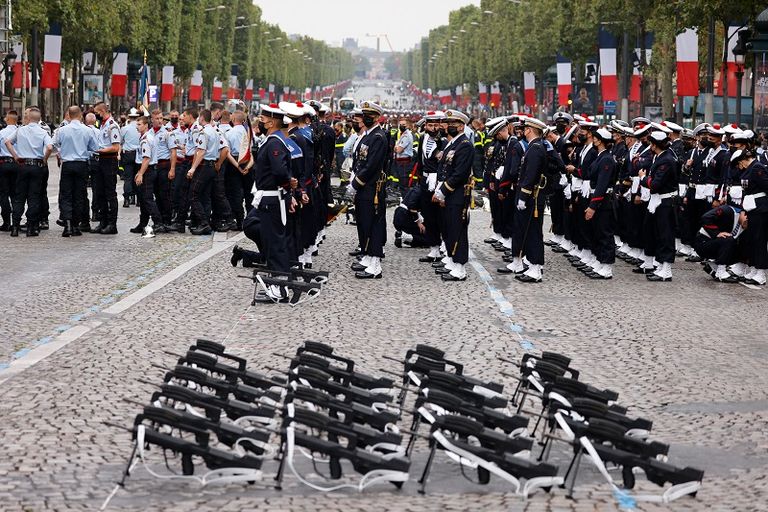 جانب من حضور ماكرون العرض العسكري- الفرنسية