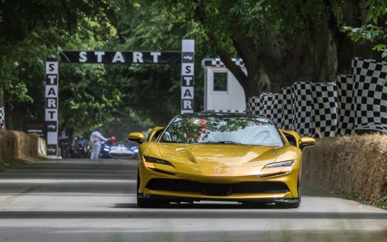 طراز Ferrari SF90 Spider طراز Aston Martin Valkyrie