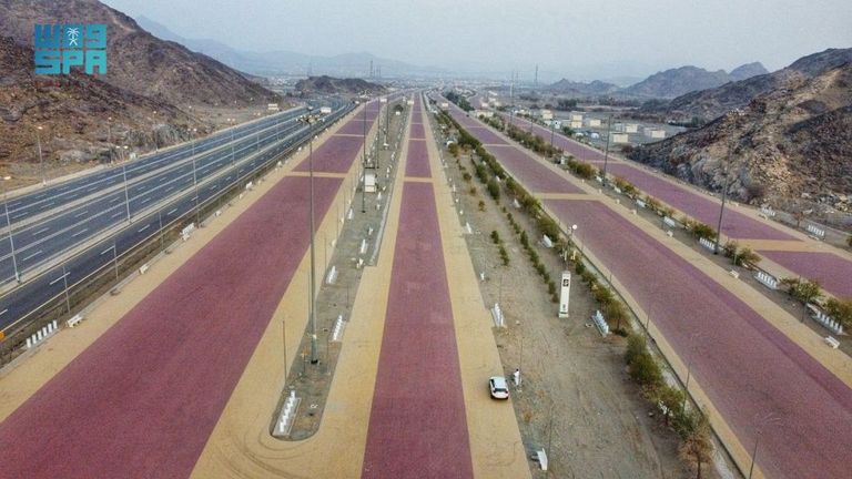 طريق المشاة بالمشاعر المقدسة