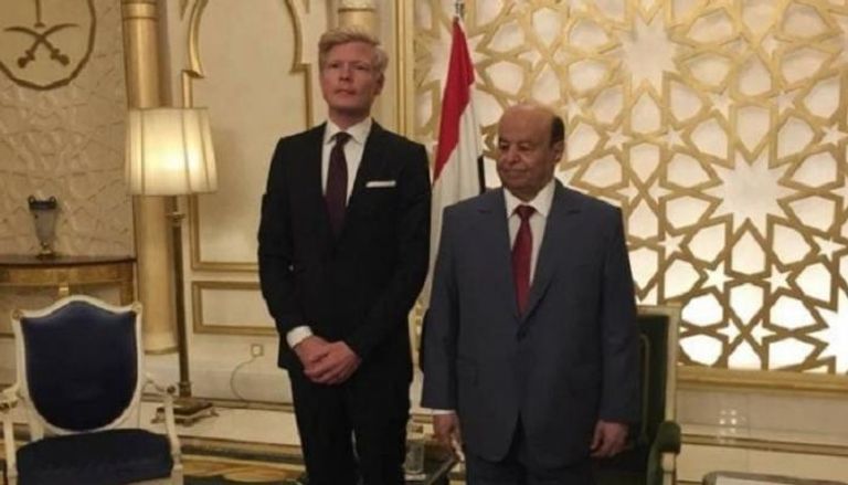 المبعوث الأممي الجديد خلال لقاء سابق مع الرئيس اليمني