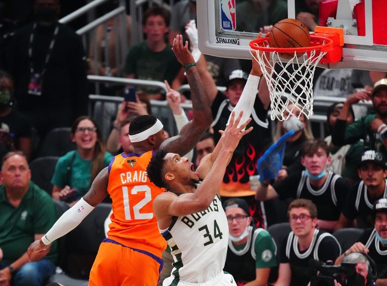 من مباراة ميلووكي باكس وفينيكس صنز من مباراة ميلووكي باكس وفينيكس صنز