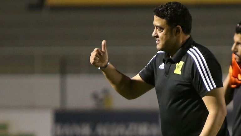 عادل عبدالرحمن نجم الأهلي السابق فريق الأهلي المصري