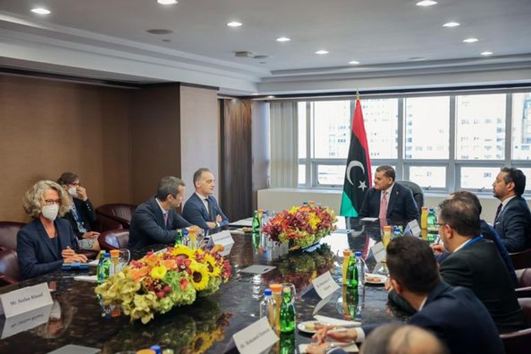 رئيس الحكومة الليبية خلال لقائه أنطونيو جوتيريس - الحكومة الليبية