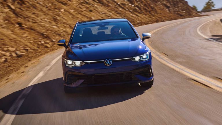 جولف R جولف GTI 2022