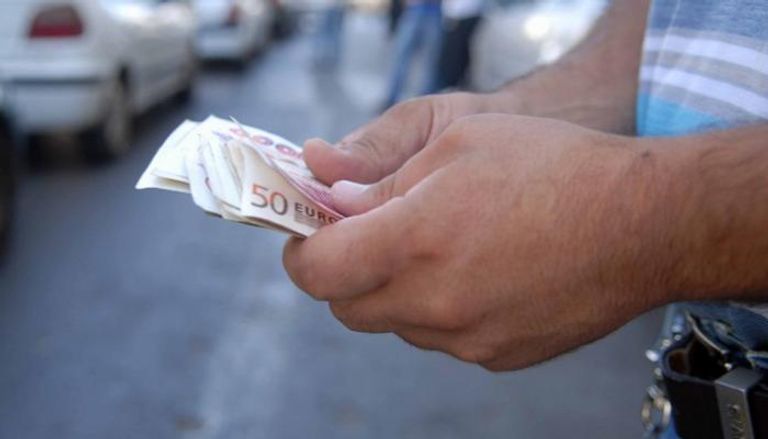 الدينار الجزائري يتعافى أمام العملات العربية والأجنبية
