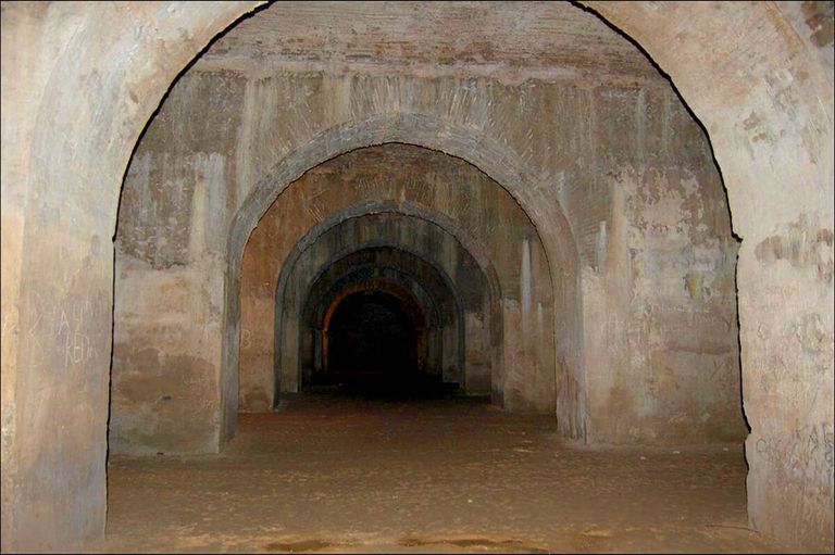 مدخل سجن قارا