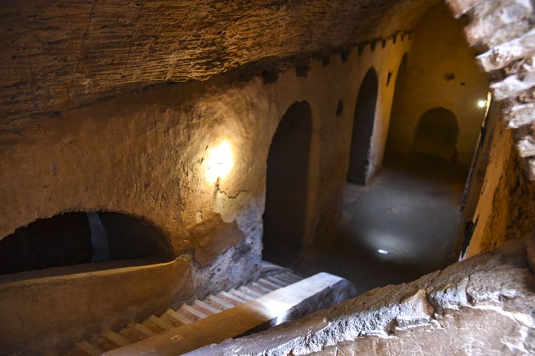 مدخل سجن قارا