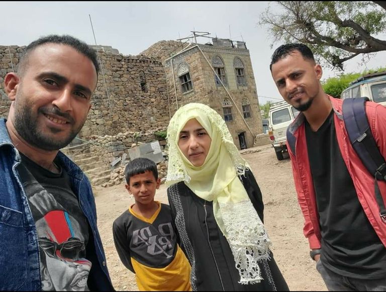 اليمنيتان رحمة السبئي (على اليمن) وميرفت الأنصاري