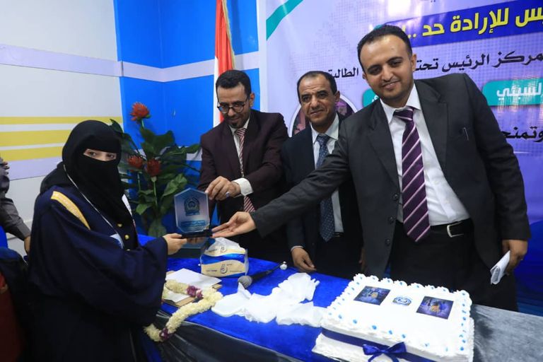 اليمنيتان رحمة السبئي (على اليمن) وميرفت الأنصاري