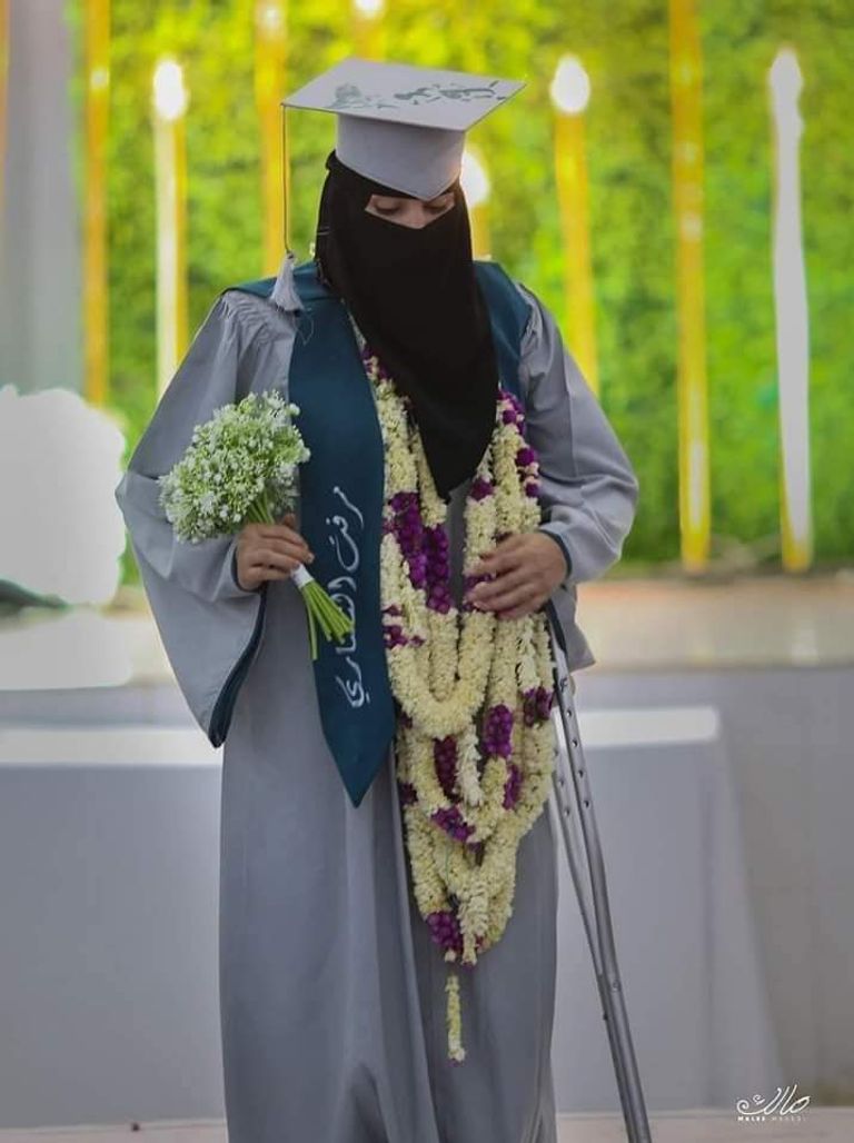 اليمنيتان رحمة السبئي (على اليمن) وميرفت الأنصاري