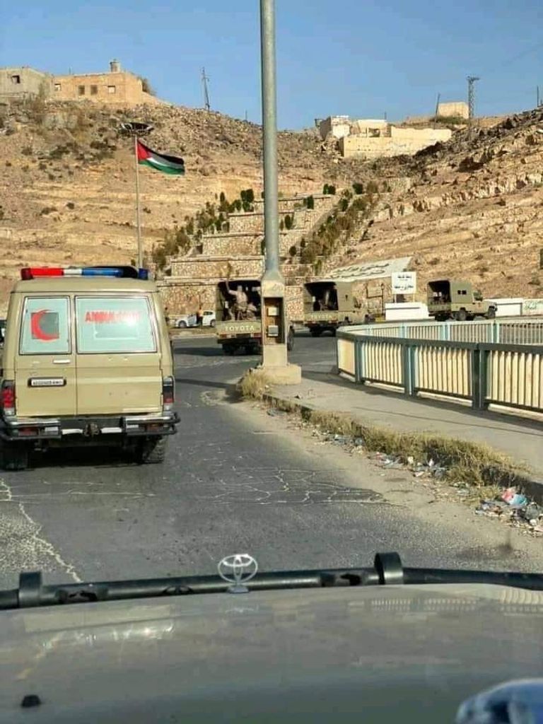 سيارات تابعة لمليشيات 444