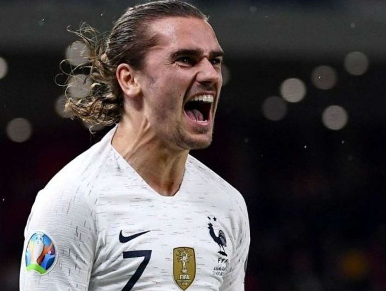 أنطوان جريزمان نجم منتخب فرنسا وفريق برشلونة