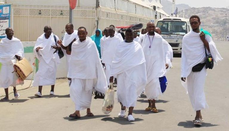 60 ألف حاج يؤدون فريضة الحج هذا العام