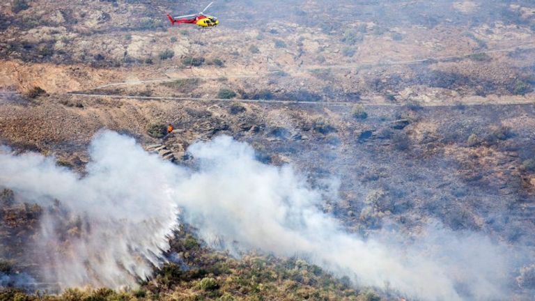 جانب من الحريق الضخم في غابات كوستا برافا الإسبانية